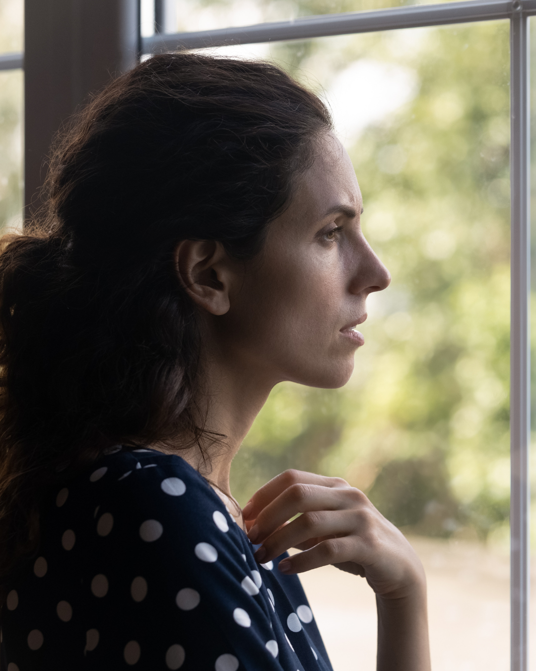 woman reflecting on mixed signals in dating